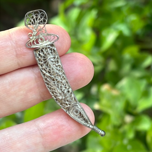Vintage Filigree Sterling Silver Dagger Brooch - Picture 3 of 17